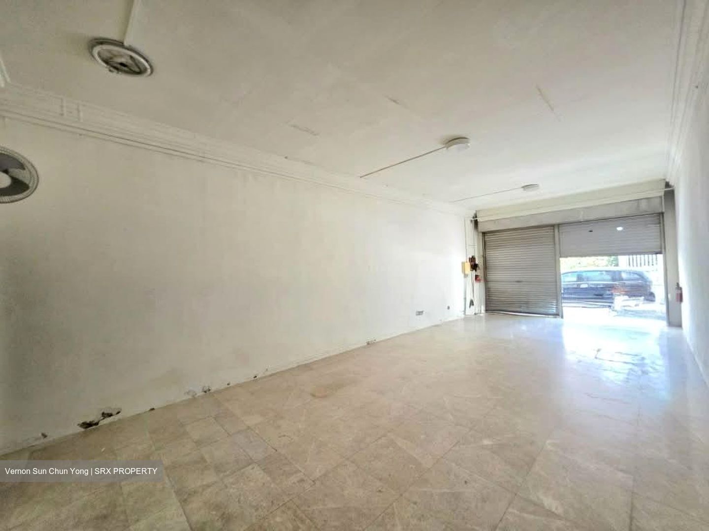 Foch Road (D8), Retail #566573841